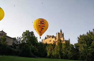 Segovia: Ballonfahrt mit Transferoption ab Madrid