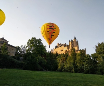 Segovia: Balloon Ride with Transfer Option from Madrid
