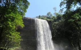 From Accra: Boti Falls Guided Day Trip with Entry and Snacks