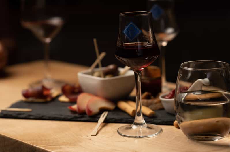 Mostar: Degustare de vinuri de lux în Via Vino cu platou de vinuri ...