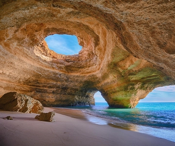 From Portimão: Benagil Caves Guided Speedboat Tour