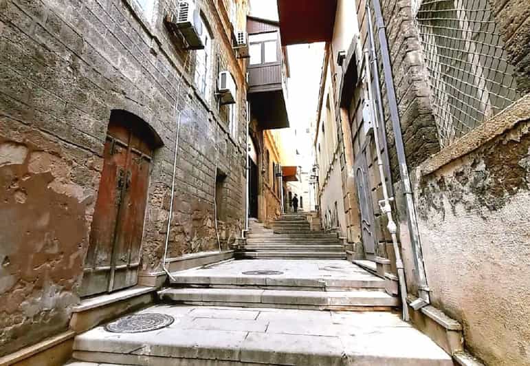 Baku Stadtrundgang durch die Innenstadt. GetYourGuide