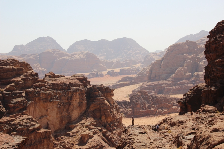 Van Wadi Rum: 2-daagse wandelavontuur en jeeptour