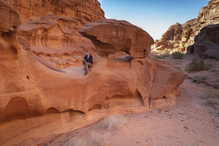 Z Wadi Rum: 5-godzinna wycieczka jeepem z posiłkami i noclegiem
