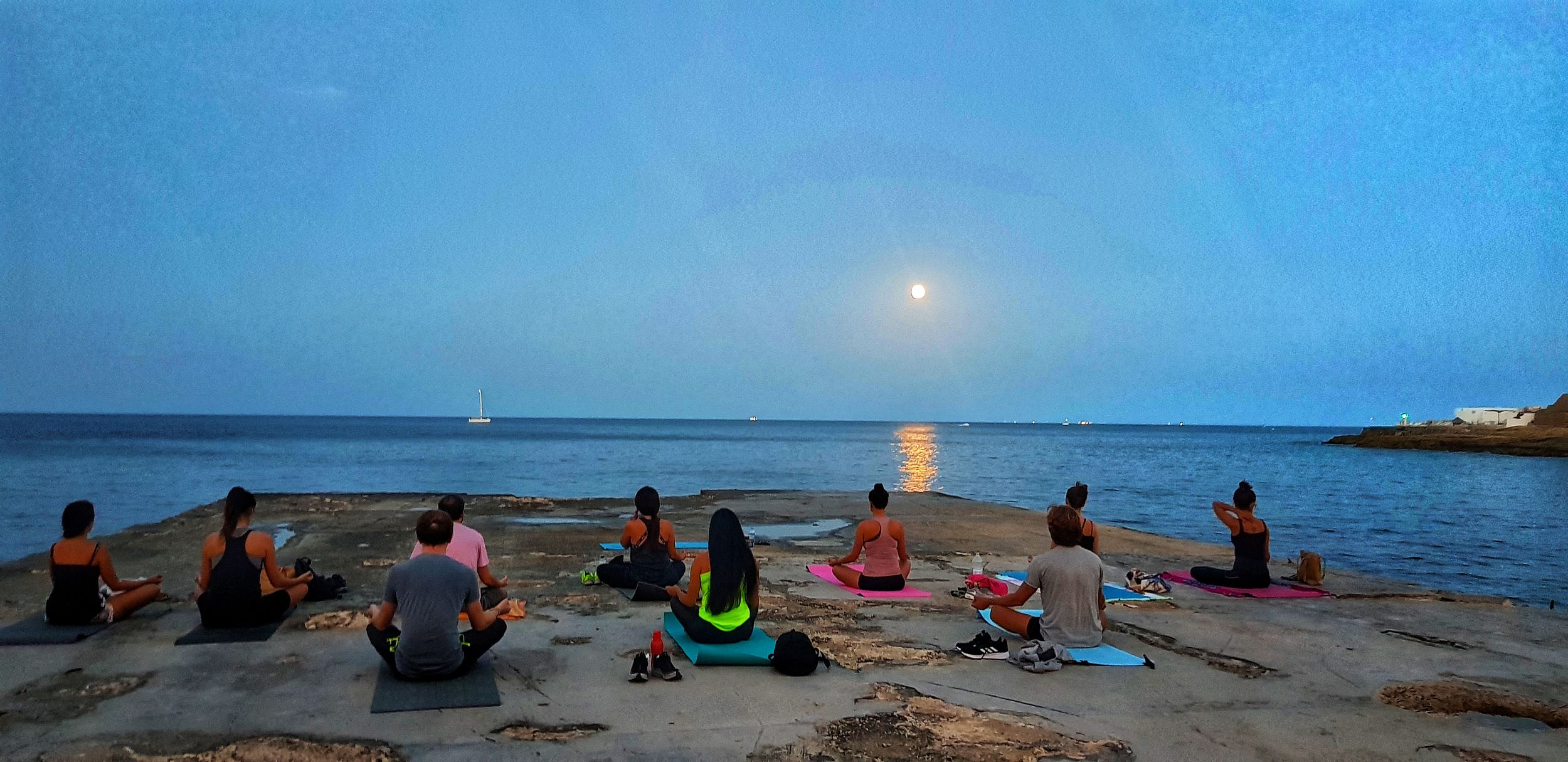 Sliema: Strand-Yoga-Kurs