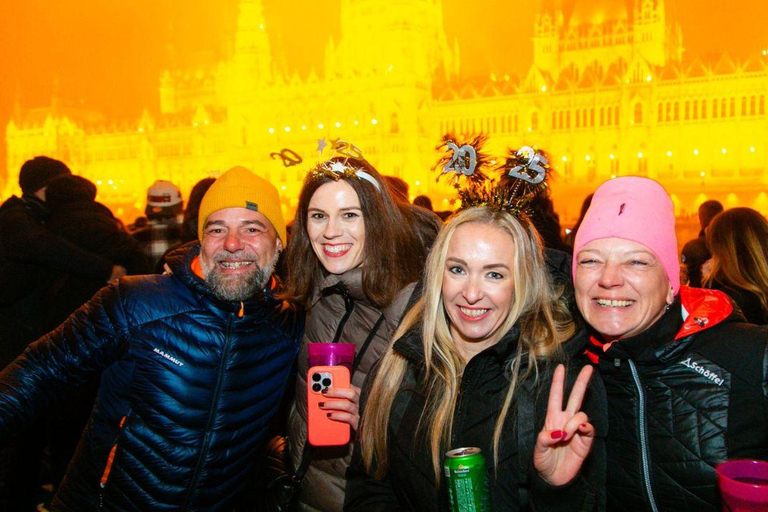 Budapest: New Year Boat Party Cruises with Unlimited DrinksSip &amp; Sail New Year&#039;s Day Premium Package