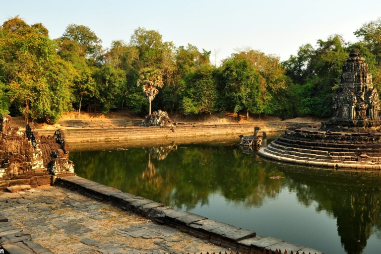 Big Tour with Banteay Srei Temple By Tuk Tuk & English Guide