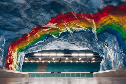 Promenade artistique dans le métro de Stockholm avec un habitant de la ville