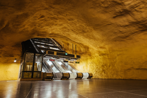 U-Bahn-Kunstfahrt mit einem Einheimischen in Stockholm