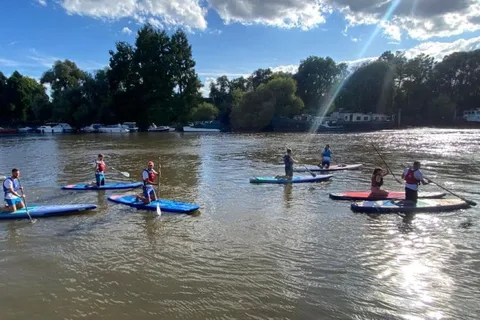 Teddington: Paddleboard-Erlebnis auf der Themse
