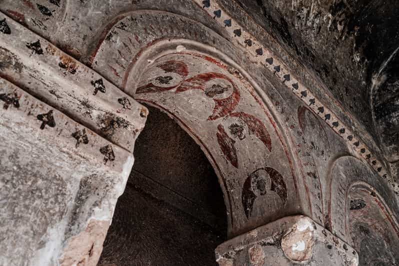Cappadocia: Göreme Red Tour with Lunch and guide