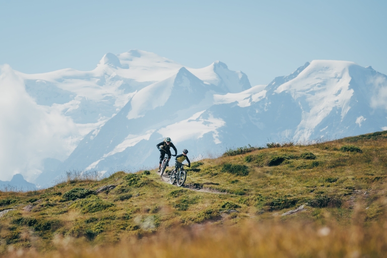 Point of view on the glaciers of Chamonix by ebike Points de vues sur les glaciers de Chamonix