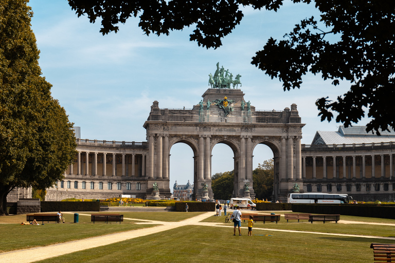 Brussels: Grand City Bus Tour Group Tour in Spanish/English/French