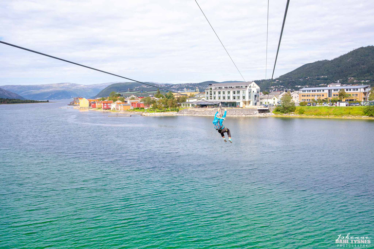 Poczuj adrenalinę w Mosjøen ZiplineMosjøen Zipline i Via Ferrata