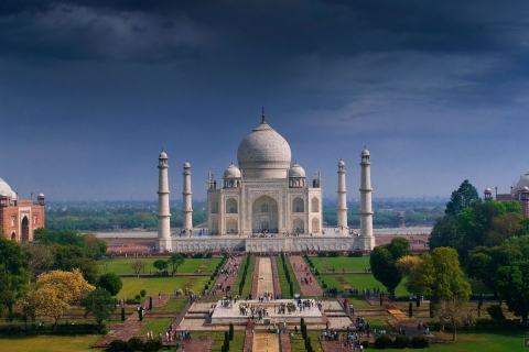 Desde Delhi: Visita nocturna al Taj Mahal en cocheVisita nocturna con alojamiento en hotel de 5 estrellas