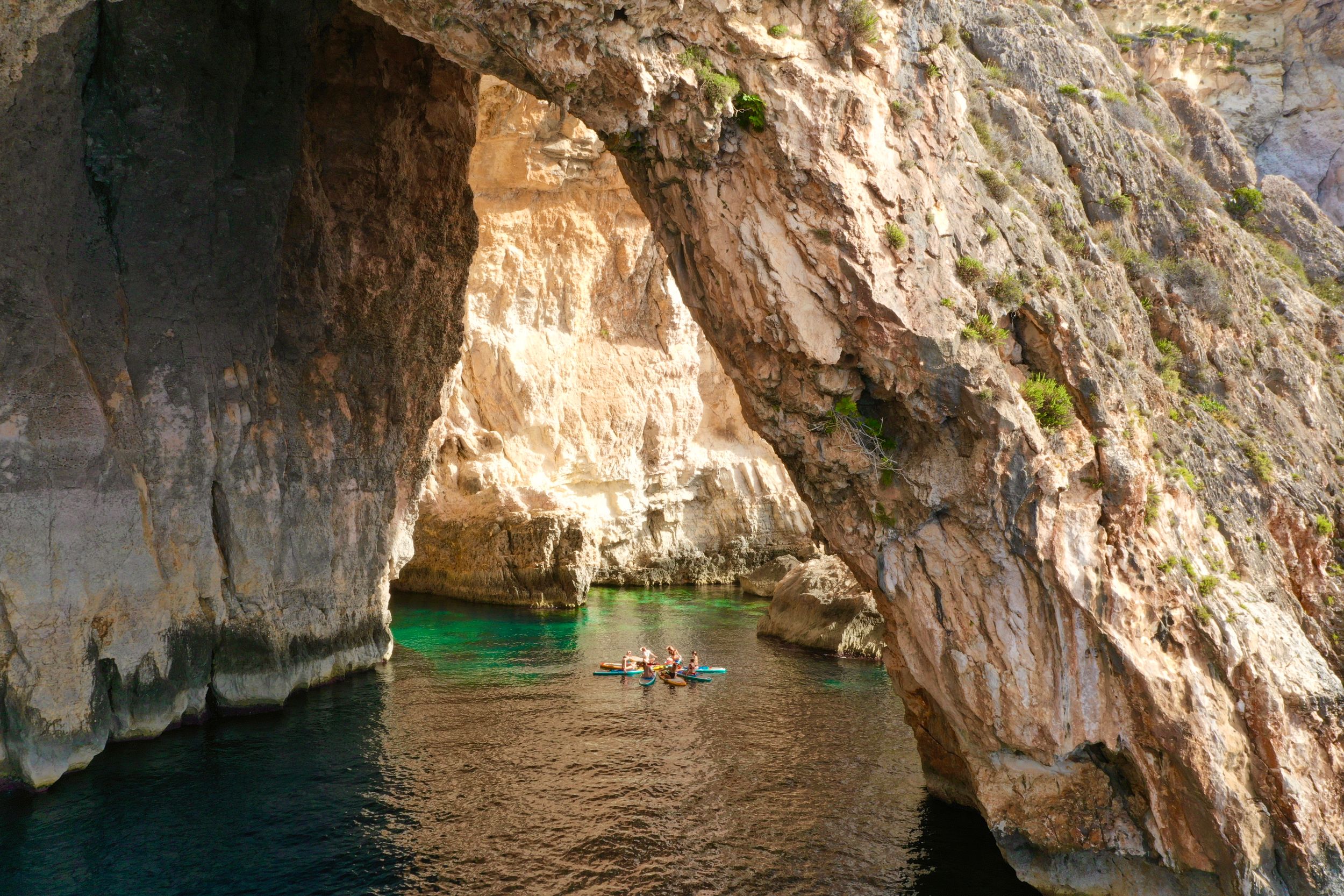 Entdecke Maltas Blaue Grotte mit dem SUP