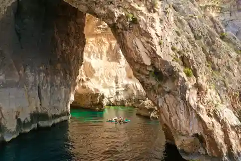 SUP Tour und Schnorcheln in der Blauen Grotte