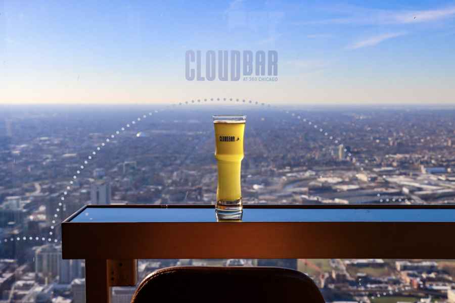 Chicago: 360 Chicago Observation Deck Sip and View Ticket