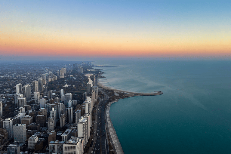 Chicago: biglietto sorseggia e guarda la piattaforma di osservazione 360 ChicagoChicago: Biglietto 360 Chicago Observation Deck Sip and View