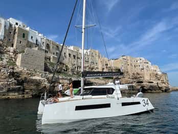 Catamaran privétour in Polignano a Mare