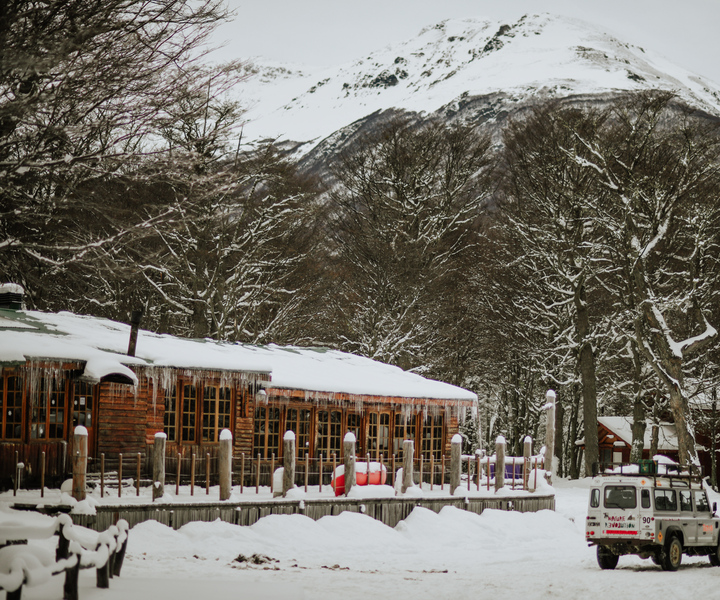 From Ushuaia: Escondido and Fagnano Lakes 4WD Winter Woods