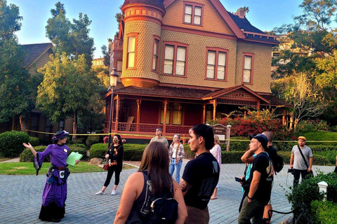 Haunted History & Paranormal Tour Go: Old Town