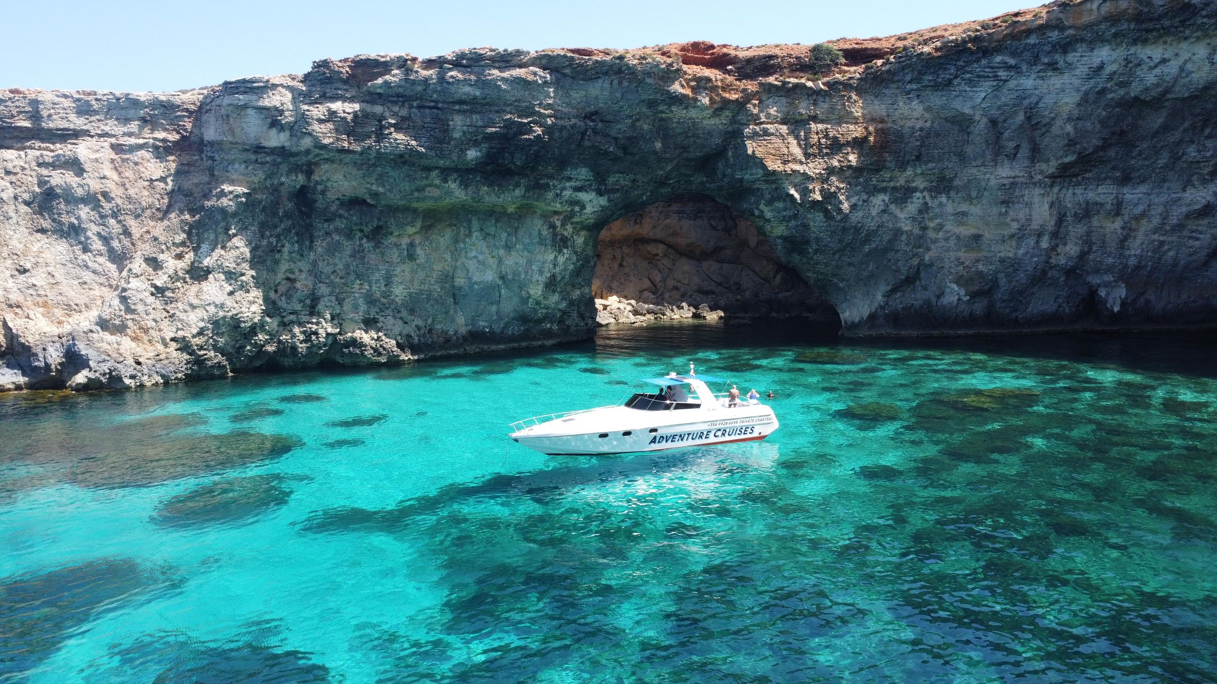 Sliema: Bootsfahrt zur Blauen Lagune von Comino, nach Gozo und zu den Höhlen