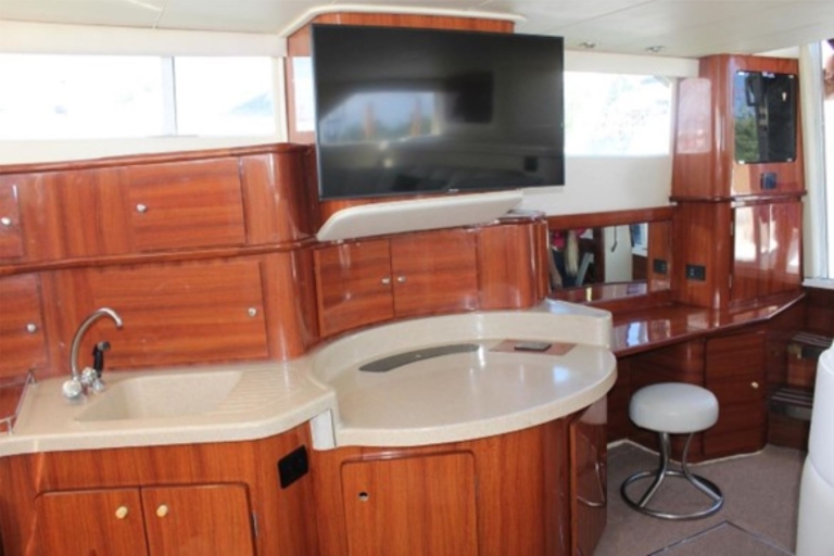 Yacht privé de luxe à flybridge de 46 pieds à CancunYacht privé de luxe à flybridge de 46 pieds