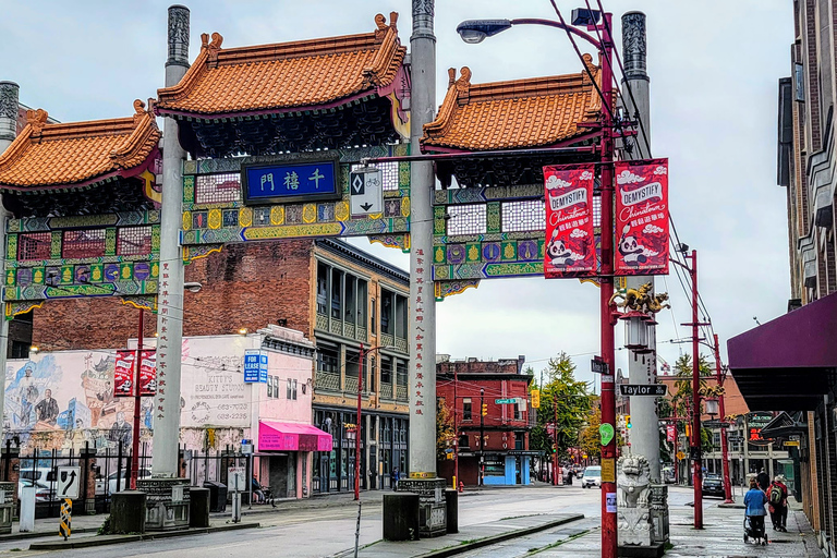 Vancouver Marvels: Private Day Tour Exploring 25 Attractions