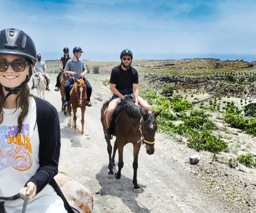 Akrotiri: Guided Horseback Riding Day Trip to a Beach