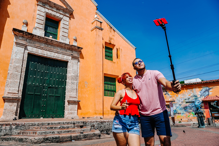 Tour de selfies no distrito artístico de GetsemaniPasseio a pé guiado para selfies em Getsemani e dança champeta