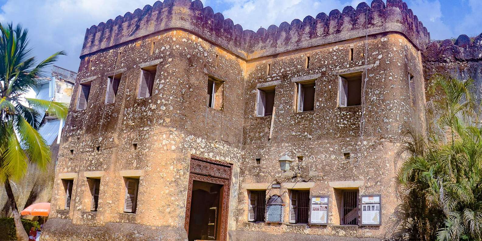 Doors of Stone Town in Zanzibar: 7 reviews and 29 photos