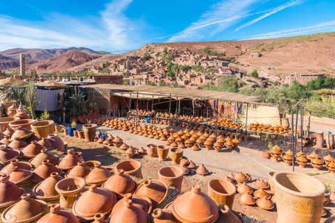 De Marrakech: Tour de tirolesa nas montanhas do Atlas com café da manhãDe Marrakech: Excursão de dia inteiro às Montanhas Atlas