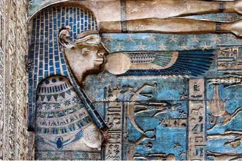 Luxor: Shared Half-Day tour of Dendera Temple with guide