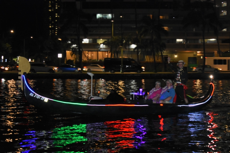Waikiki : Croisière en gondole vénitienne pour la Saint-ValentinGondole privée