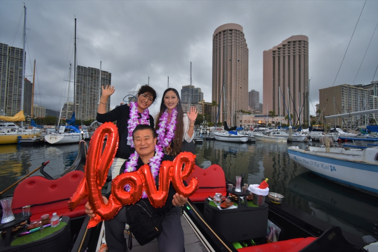 Waikiki: Venetiaanse gondelcruise op ValentijnsdagPrivé gondel