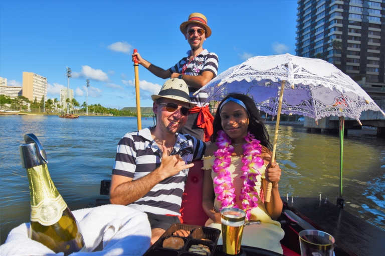 Waikiki : Croisière en gondole vénitienne pour la Saint-ValentinGondole partagée