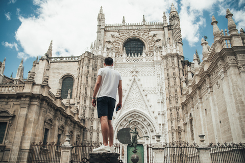 Sevilla: Sesión de fotos profesional frente a la Catedral y la GiraldaVIP (50 fotos)