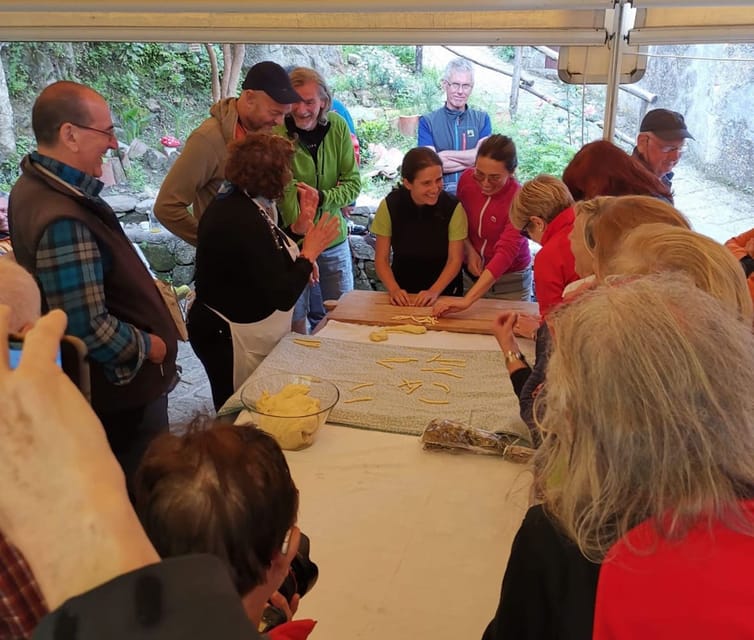 Cooking class in Motta Camastra with the "Mamme del Borgo" - Hizvo