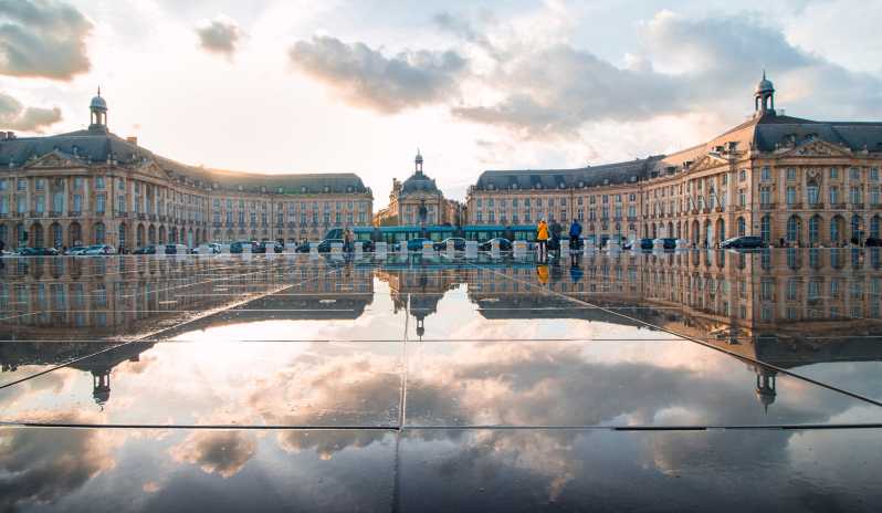 Bordeaux : Visite guidée privée à pied des incontournables de la ville