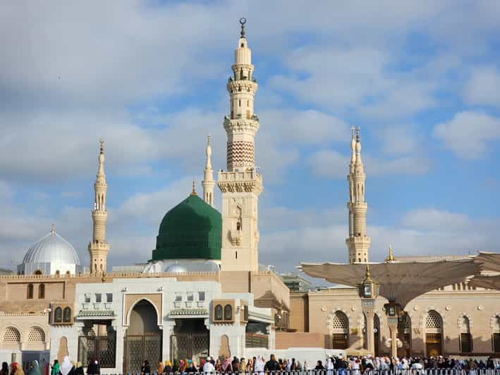 Madinah Almunawwarah  Beautiful mosques, Masjid, Sacred places