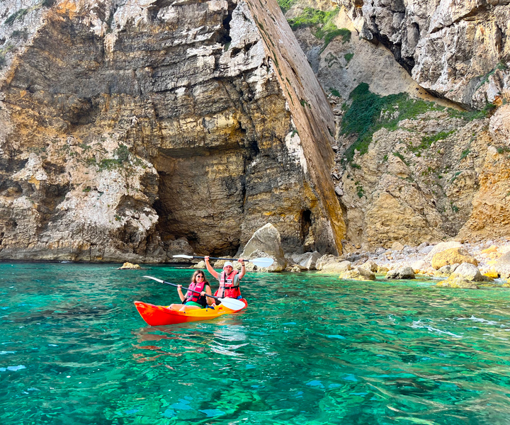 Хавеа: тур на байдарках Cala Portixol с пещерами и подводным плаванием