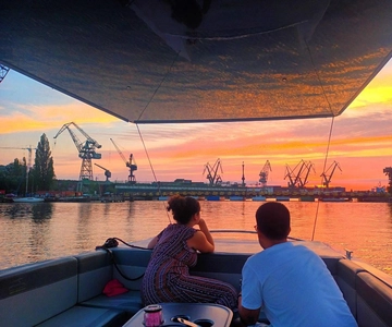 Gdańsk: Cruzeiro ecológico no rio Motława ao pôr do sol com Prosecco