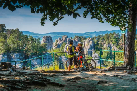 Vanuit Praag: e-mountainbiketocht naar het Boheemse Paradijs