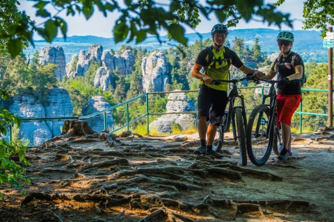 Vanuit Praag: e-mountainbiketocht naar het Boheemse Paradijs