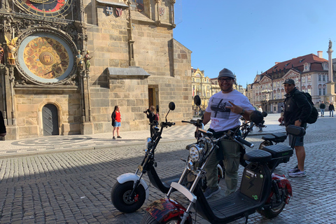 Praga: Passeio guiado de Fat Tire e-Scooter ou e-Bike