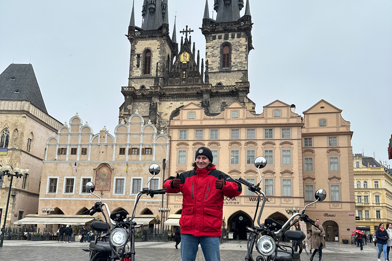 Praga: Passeio guiado de Fat Tire e-Scooter ou e-Bike