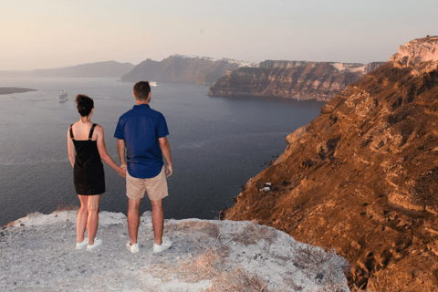 Santorini: From Reel to Real – Private Tour of Hidden Gems Santorin : visite privée en français – joyaux cachés