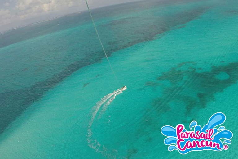 Cancun: Parasailing over Cancun Bay