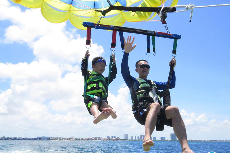 Cancun: Parasailing over Cancun Bay